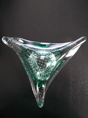 Niet of onleesbaar gesigneerd - Glazen Triangle met glasbelletjes. kopen? Bied vanaf 1!