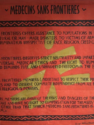 Wilfred Ukpong - Groot beschilderd doek , “Médecins Sans Frontières” – 117 x 125 cm - 1999 kopen? Bied vanaf 1!