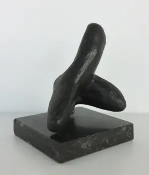 Lia van Vugt - Bronzen sculptuur, Gehurkte tors + boek! kopen? Bied vanaf 100!