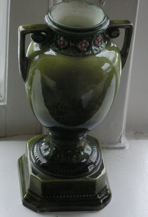 Niet of onleesbaar gesigneerd - Duits Jugendstil Majolica amfoor vaasje kopen? Bied vanaf 1!