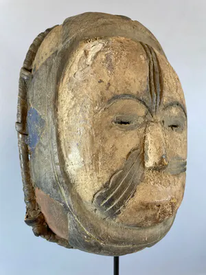 Eket - African Mask from the EKET People - Liberia. kopen? Bied vanaf 45!