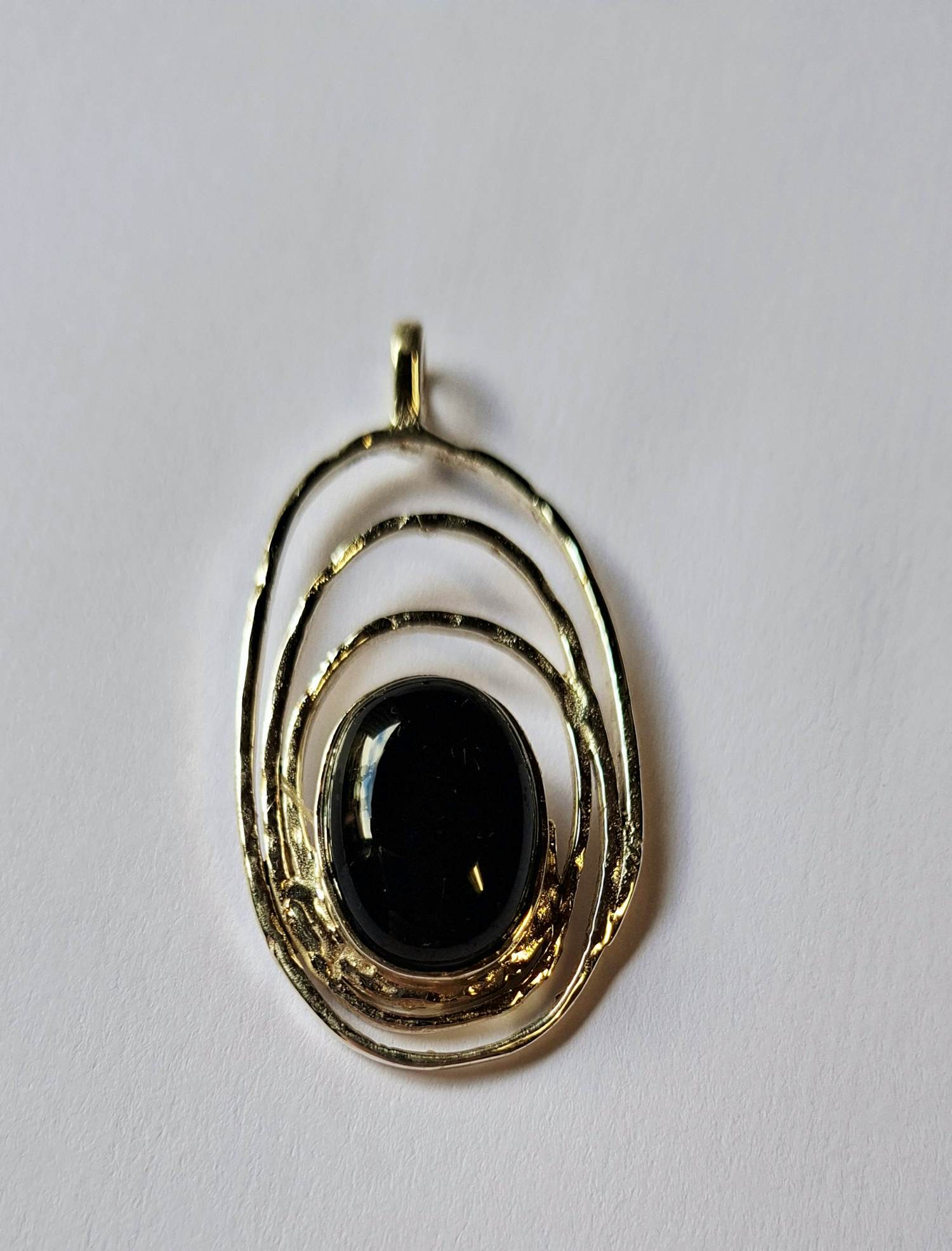 Acheternieuw leuk ontwerp Handgemaakte zilveren hanger met natuurlijke Black Onyx? Enchérissez de 60!