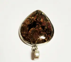 Nieuwe hartvormige hanger met gouden flame Pietersiet kopen? Bied vanaf 65!