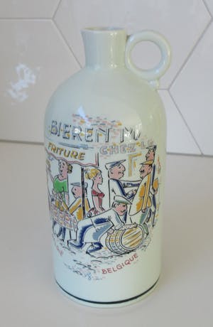 Royal Goedewaagen - Platelen kruikje "België" uit de toerisme serie ontwerp Antoni van Gool kopen? Bied vanaf 20!