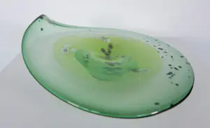 Willem Heesen - Glasobject, Groene schaal met patroon kopen? Bied vanaf 200!