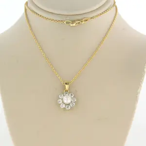 18k geelgouden collier met goud met platina hanger met parel en diamant kaufen? Bieten Sie von 900!