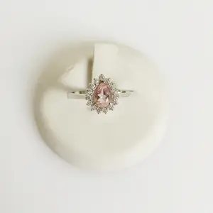 Set met toermalijn en diamanten (hanger, oorbellen en ring) kopen? Bied vanaf 1450!