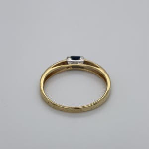 14kt bicolor ring met princess geslepen saffier, mt 55/17,5, 1,65gr kopen? Bied vanaf 90!