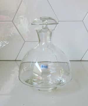 Niet of onleesbaar gesigneerd - Kristallen design karaf Schott Zwiesel verkocht voor € 10!