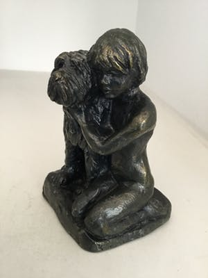 Astrid Veldhuyzen-Koppen - Sculptuur “ Meisje met hond “ kaufen? Bieten Sie von 60!