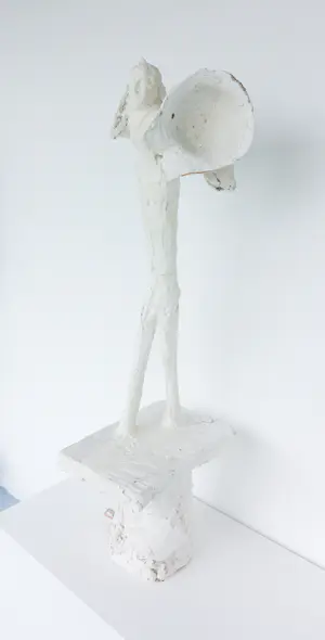 Johan Tahon - Sculptuur in gemengde techniek (gips, hout, touw verf), Zonder titel kopen? Bied vanaf 3000!