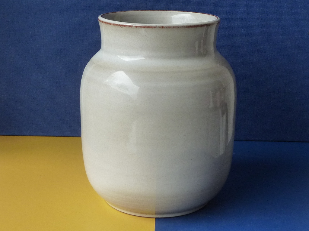 N.V. Keramische Industrie Fris - Twee vazen ( 505 / 506) Wim de Vries 1952 verkocht voor € 35!