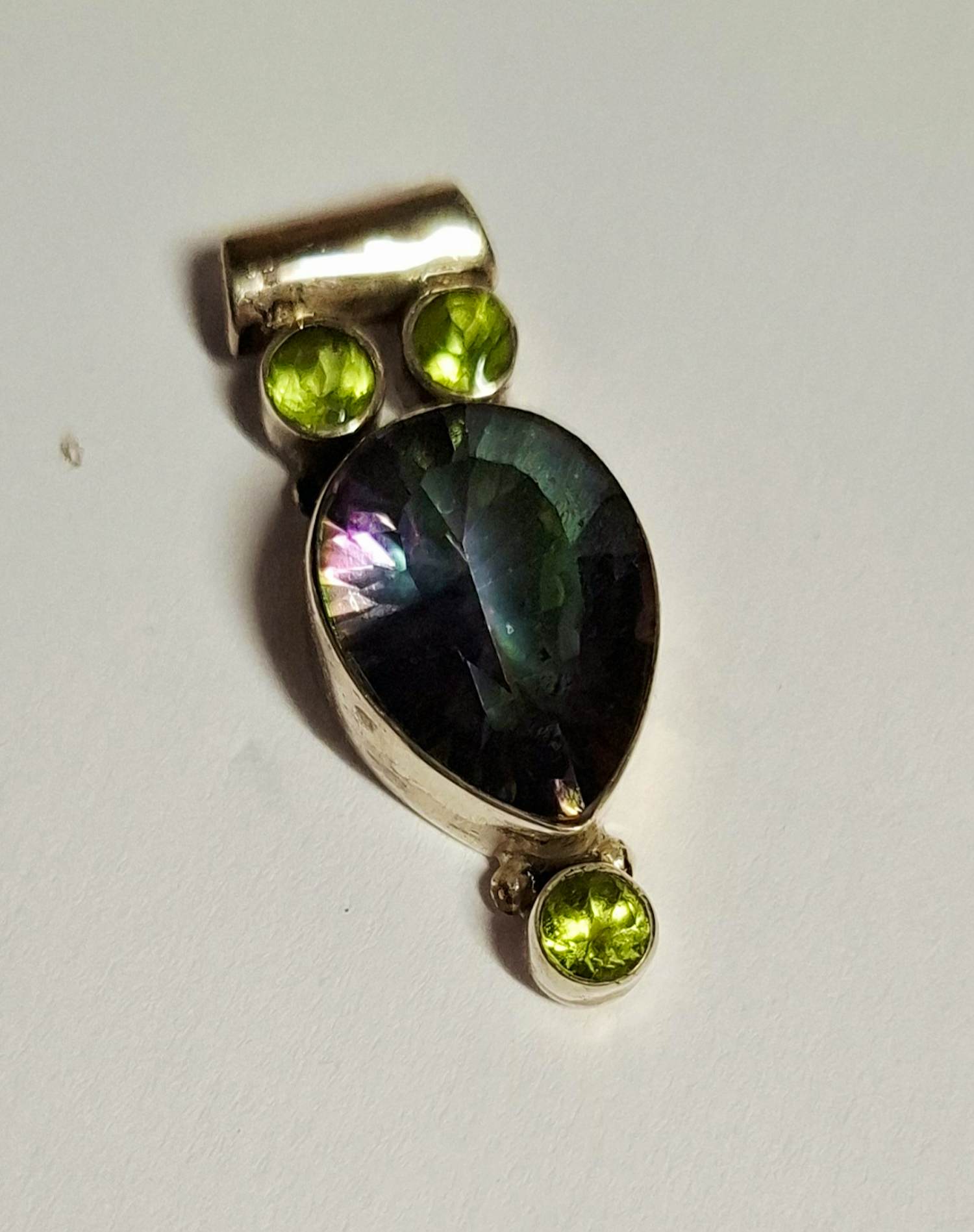 Nieuw zilveren hanger met Alexandriet en Peridoot kopen? Bied vanaf 55!