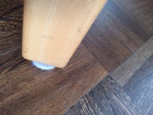 Magnus Olesen - Denemarken: Vier beukenhouten stoelen brique zitting en rugleuning kopen? Bied vanaf 150!