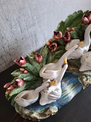 Real Fabbrica Capodimonte - prachtig beeld met vaas kopen? Bied vanaf 150!