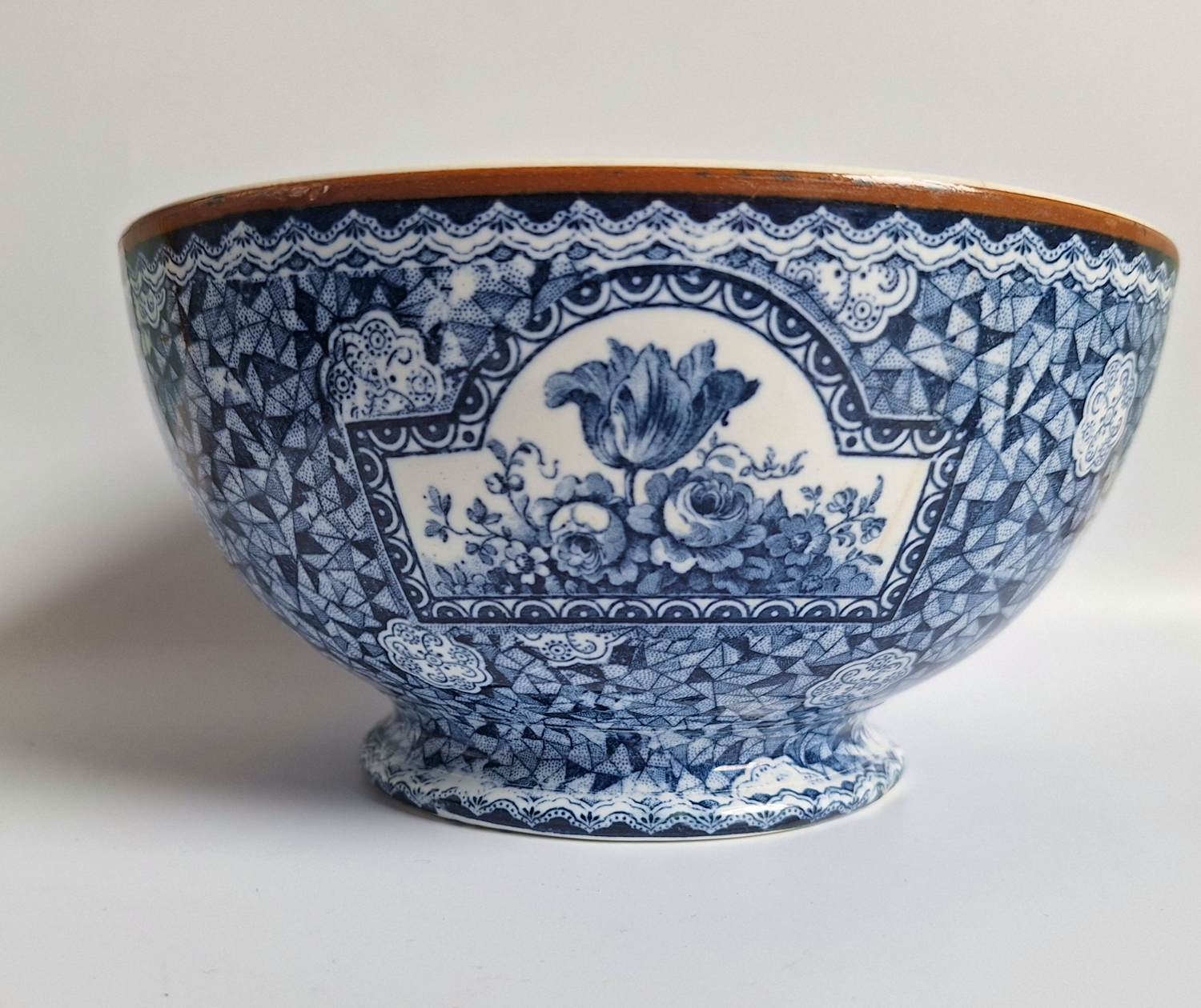 Buy Villeroy en Boch - Schaal uit de Flamand serie? Bid from 45!