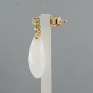 18k gouden oorhangers bezet met opaal en briljant geslepen diamant tot. 0.09ct kopen? Bied vanaf 300!