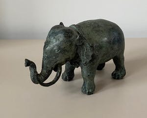 Niet of onleesbaar gesigneerd - Bronzen beeld van een Indische Olifant kopen? Bied vanaf 1!