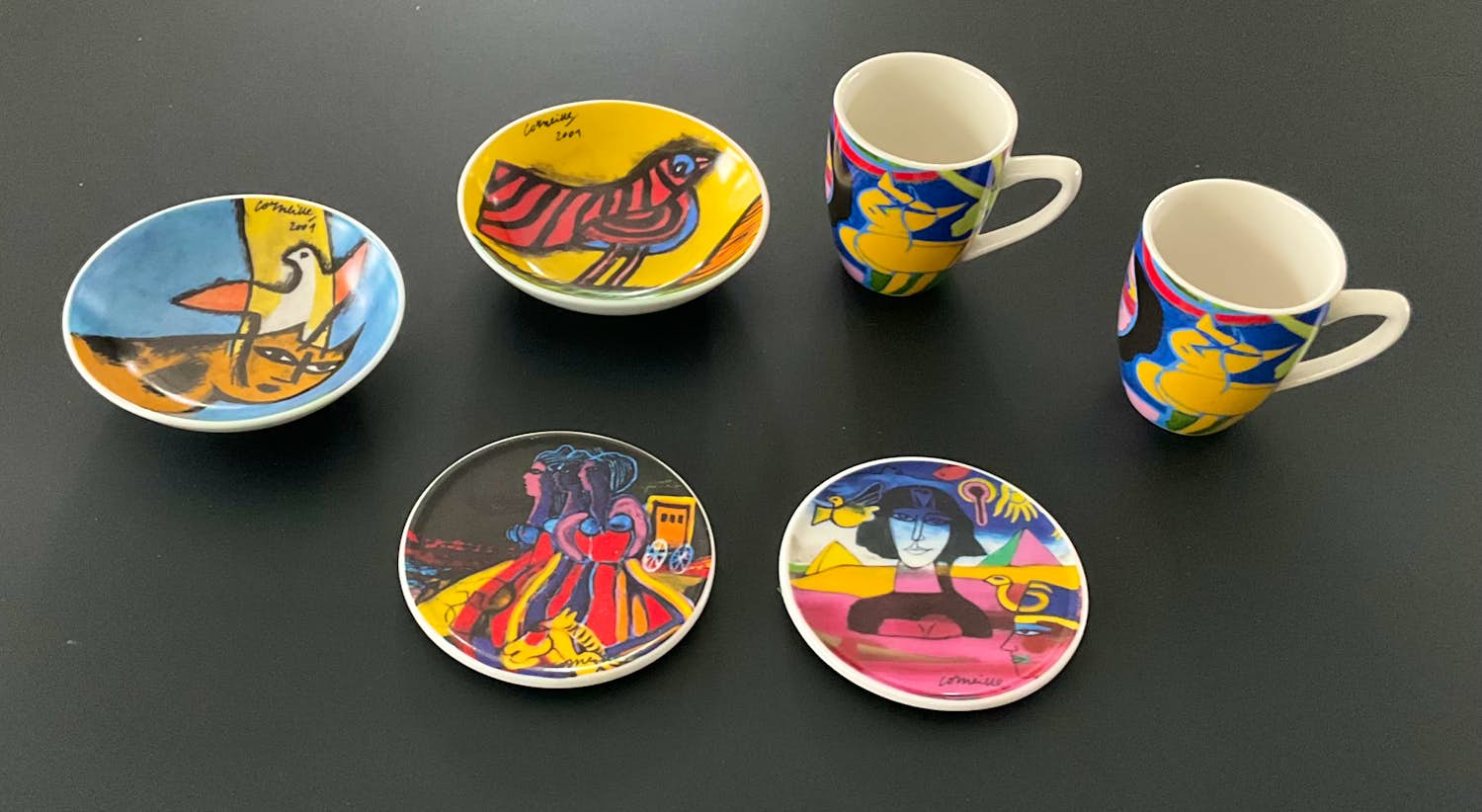 Corneille - TWEE KOPJES, TWEE ONDERZETTERS en TWEE SCHAALTJES kopen? Bied vanaf 40!