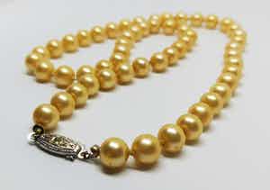 Zoetwaterparel Collier 48 cm lang met een zilver slotje 835 verkocht voor € 40!