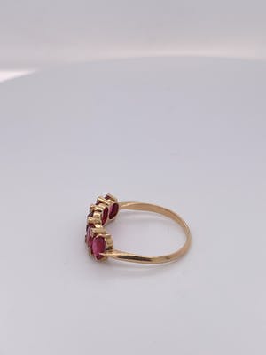 18kt gouden ring met parel en rode kleursteen, maat 55/17,5, 1,98gr kopen? Bied vanaf 250!