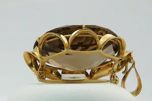 21- Klassiek 18 Krt gouden montuur met grote (ca 85ct!!) rook-kwarts edelsteen kopen? Bied vanaf 370!