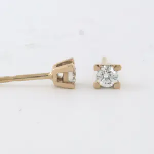 18k rosé gouden solitair oorknoppen met briljant geslepen diamant tot. 0.12ct kopen? Bied vanaf 220!