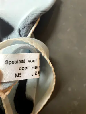 Herman Brood - Gelimiteerde shawl in opdracht van Viva gemaakt kopen? Bied vanaf 50!