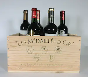 Niet of onleesbaar gesigneerd - Wijnpakket, Les Médaillés d'or (Bordeaux) kopen? Bied vanaf 1!