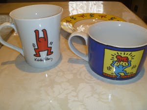 Keith Haring - een mok , een kom en een bord kopen? Bied vanaf 25!
