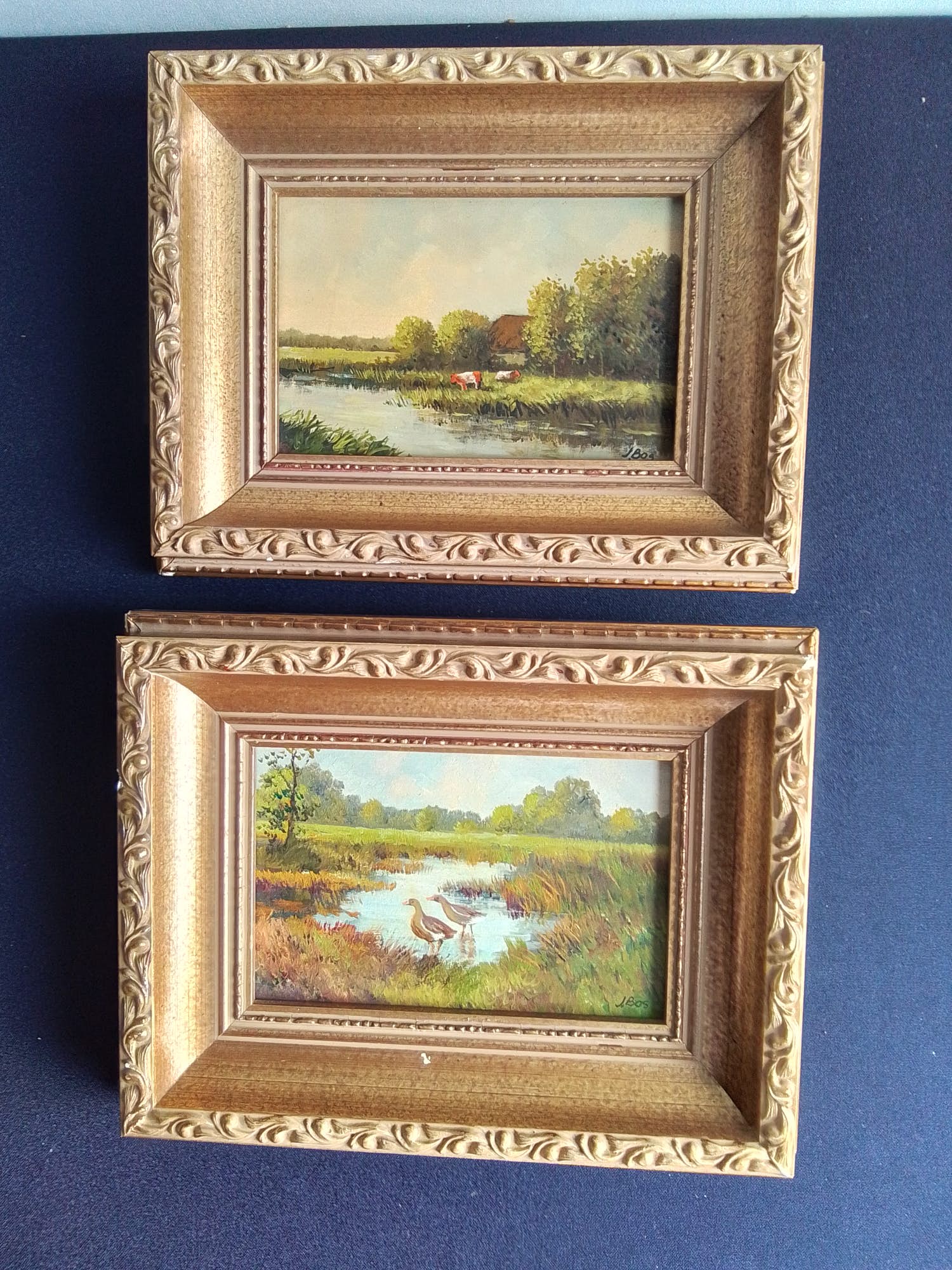 Niet of onleesbaar gesigneerd - 2 fraaie landschapsschilderijtjes met koeien en eenden kopen? Bied vanaf 1!