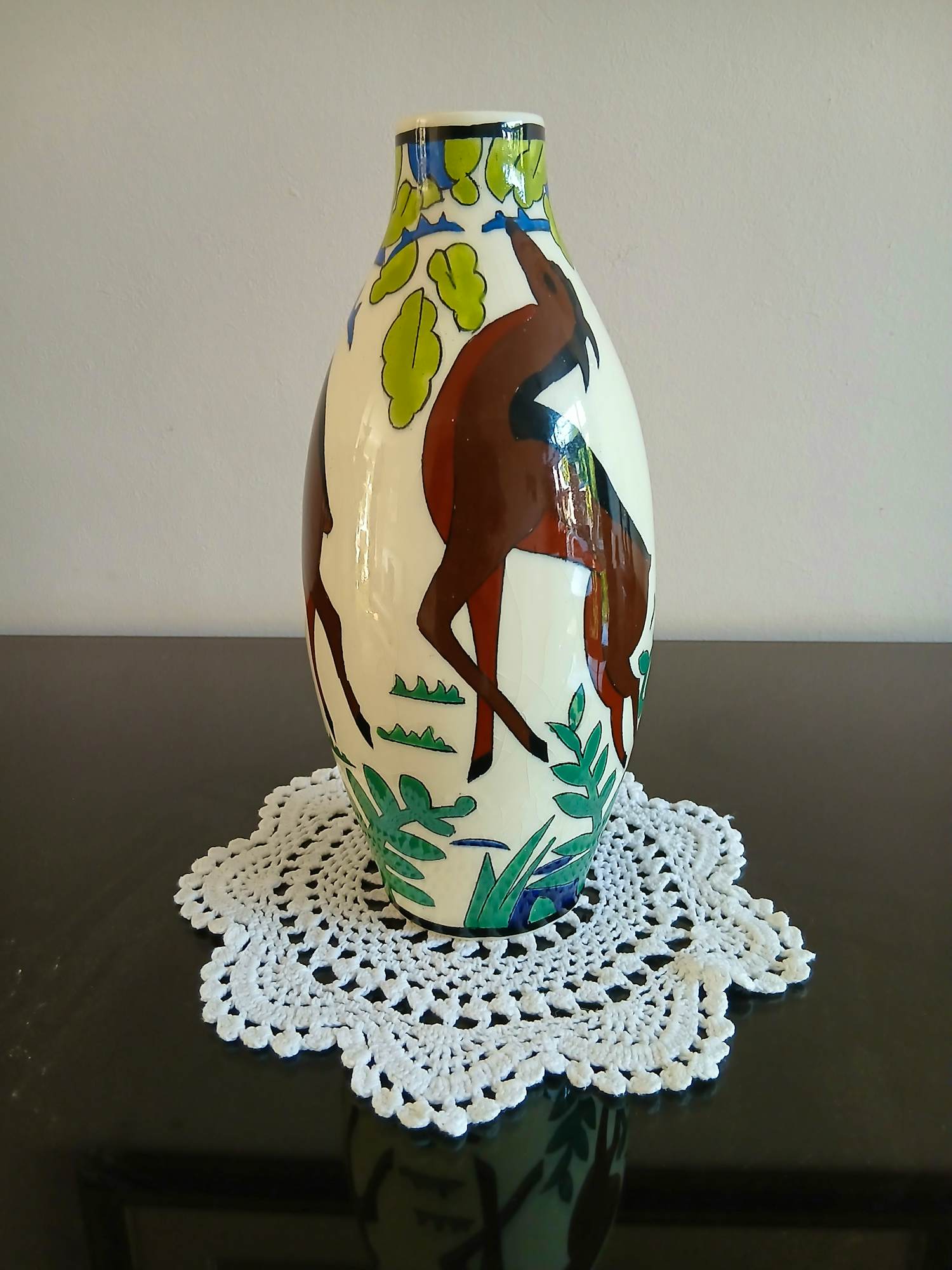 Charles Catteau - keramische vaas, gedecoreerd herten en florale motieven kopen? Bied vanaf 295!
