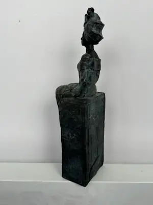 Mieke Oldenburg - Brons, Zittend vrouwfiguur kopen? Bied vanaf 300!