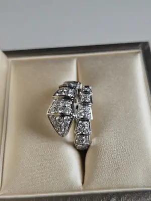 Cartier - 18K Gouden Diamanten Ring (±1,80 ct) – Serpenti Stijl Geïnspireerd op Bvlgari kopen? Bied vanaf 1750!