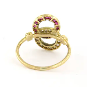 14k gouden ring met robijn en diamant 0.10 ct kopen? Bied vanaf 210!