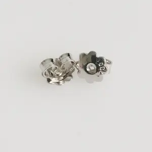 Diamanten oorknopjes 0,86 ct kopen? Bied vanaf 825!
