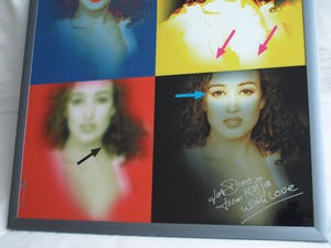 Niet of onleesbaar gesigneerd - Portret Katja Schuurman , “From Katja with Love” – ingelijst – 2011 kopen? Bied vanaf 1!