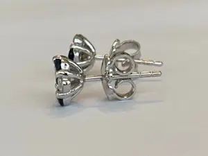 18 karaat Witgouden  Oorbellen met 0.50 ct Diamanten en  Saffieren kopen? Bied vanaf 500!