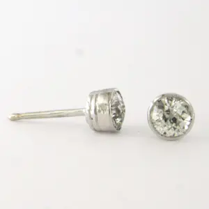 BWG witte solitair oorknoppen bezet met Bolsjewiek geslepen diamant tot. 1.10ct kopen? Bied vanaf 1000!