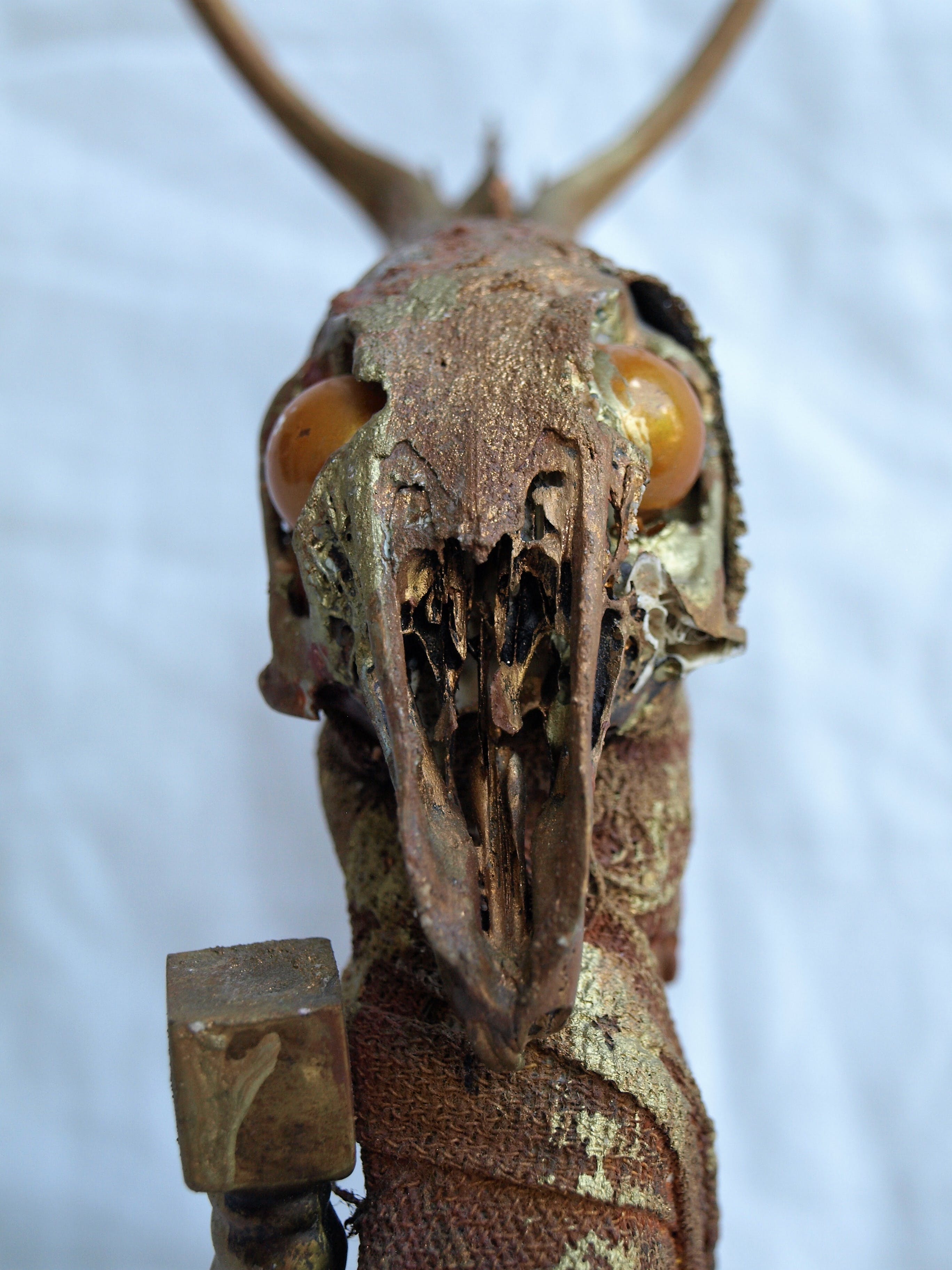 Niek Bruynzeel - Beeld , assemblage van gevonden materialen  kopen? Bied vanaf 60!