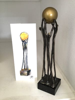 Corry Ammerlaan - Sculptuur “ GEBUNDELDE SAMENWERKING “. Gesigneerd kopen? Bied vanaf 95!