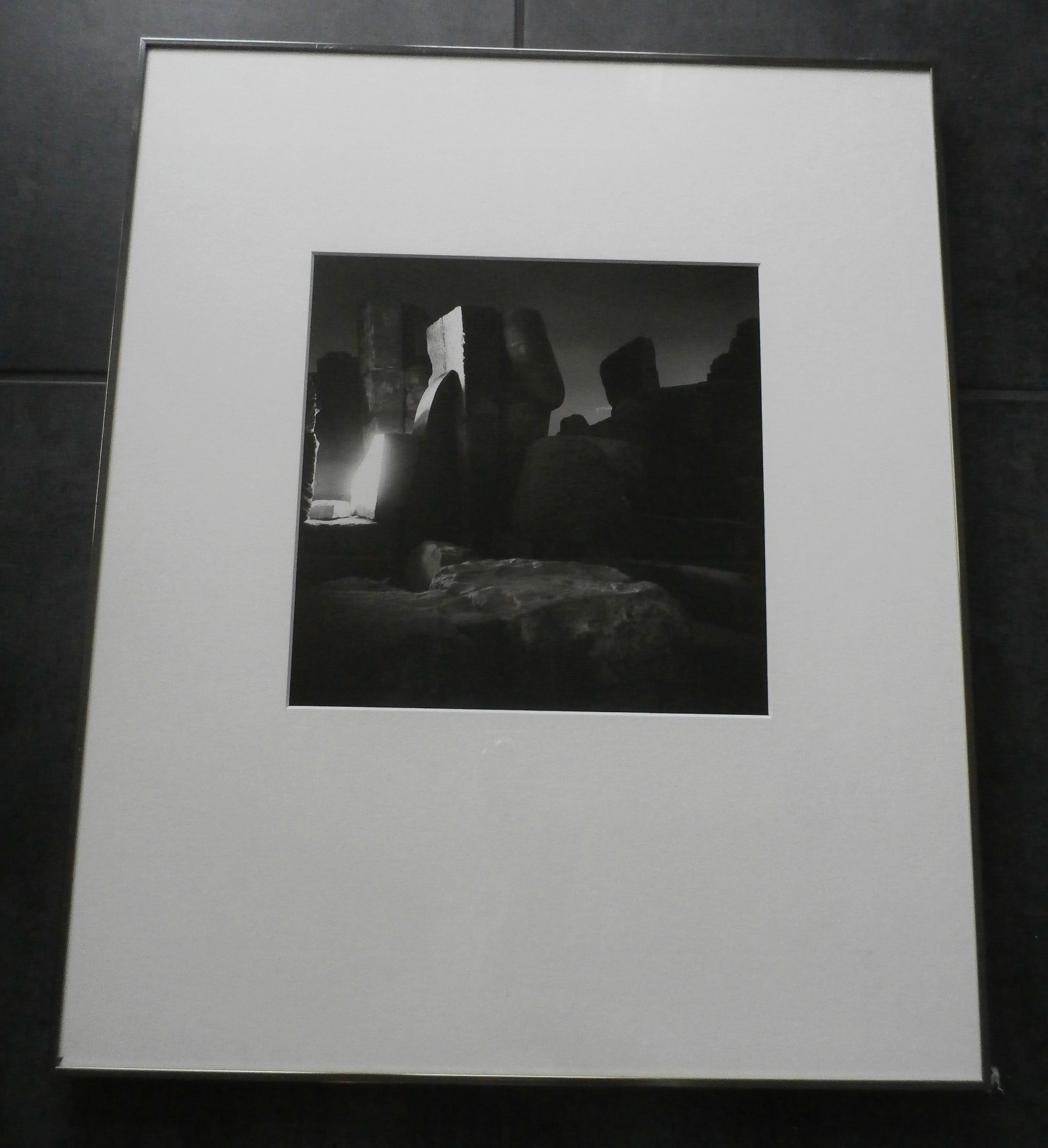 Eric van Straaten - ingelijste foto: Osiride statues, Karnak - 1987 verkocht voor € 39!