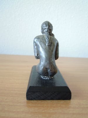 Niet of onleesbaar gesigneerd - Prachtig beeldje moeder met baby. kopen? Bied vanaf 10!