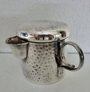 WMF - Geislingen - Art Deco Style 3-piece Silver Hammered Milk Jug and Sugar Bowl. kopen? Bied vanaf 50!