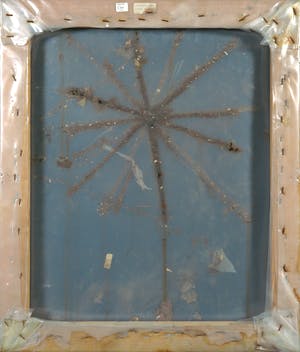 Tim Ayres - Lijm en zand op plastic, A hole in motion kopen? Bied vanaf 1!