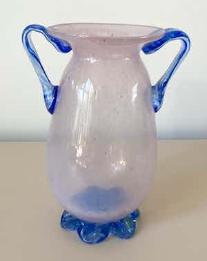 Niet of onleesbaar gesigneerd - Glazen Amfoor vaas - Murano verkocht voor € 1!