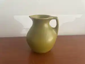 Frans van Katwijk - Platelen vaasje met mosterdgeel glazuur voor plateelfabriek Schoonhoven vendu pour 30€ !