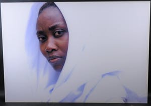 Angele Etoundi Essamba - Dibond foto - Voile Blanc - Leti (Groot) kopen? Bied vanaf 200!