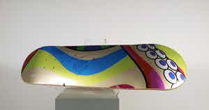 Takashi Murakami - Gemengde techniek, Limited edition skatedeck met bloementekening en signatuur verkocht voor € 1!