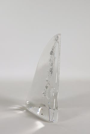 Ireneusz Kizinski - Glazen object met ingesloten luchtbelletjes kopen? Bied vanaf 150!